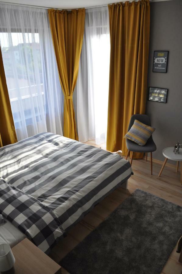 Sleep & Fly Apartment Otopeni Dış mekan fotoğraf